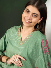 Women Green Silk Blend Floral Printed Straight Kurta Trouser With Dupatta-PKSKD2540GRN